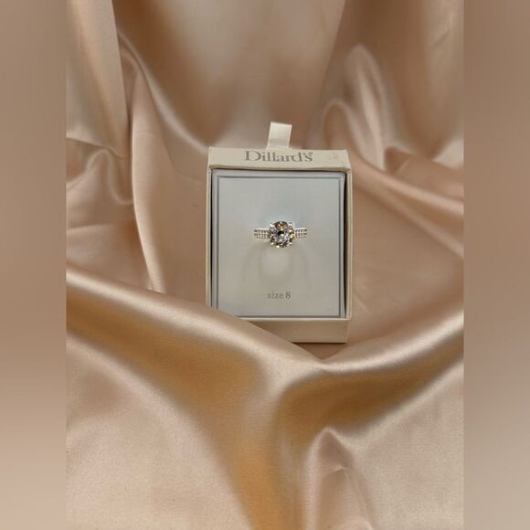 Dillard’s Halo Ring - Size 8 - Picture 3 of 7